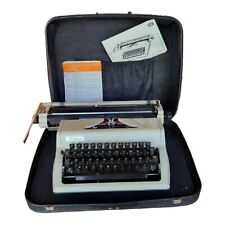 Machine à écrire ERIKA modèle 126 Robotron / Made in GRD.