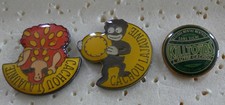 LOT 3 PIN'S BONBON REGLISSE CAJOU LAJAUNIE L'AUTRE CACHOU KILTOIDE
