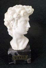 Sculpture petit buste de DAVID par Casea Marbre blanc socle noir - A5