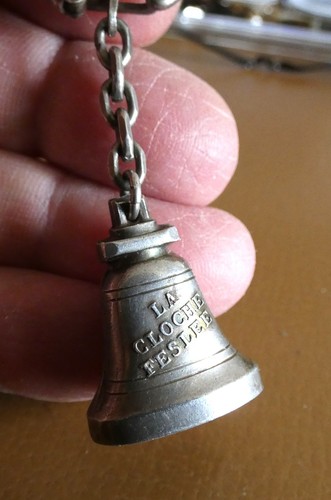 Ancien porte clé - , cloche