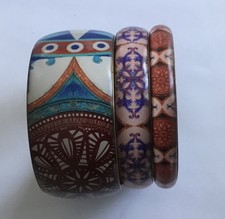 Lot 3 bracelets désigual diamètre intérieur 6,5 cm. logos Desigual a l'intérieur