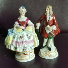 LOT 2 FIGURINES PORCELAINE