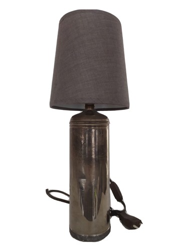 Lampe fabriquée depuis une
