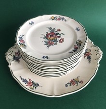 12 assiettes à dessert + plat