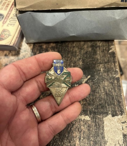 Insigne militaire ancien - , 85e