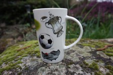 7815  V   MUG   TASSE  FOOT