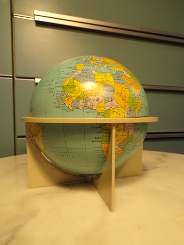 VINTAGE-GLOBE
