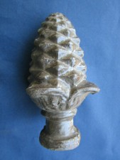 Boule de rampe pilastre escalier gland pigne pin fonte peint ancien Ht  12,5  cm