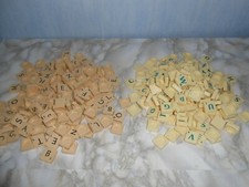 LETTRES DE SCRABBLE  A L'UNITE  ( DIFFERENTES VERSIONS )  POUR COMPLEMENT JEUX !