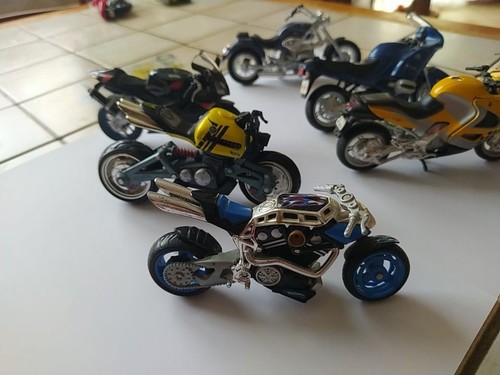 Miniatures moto 1 18 lot - ,