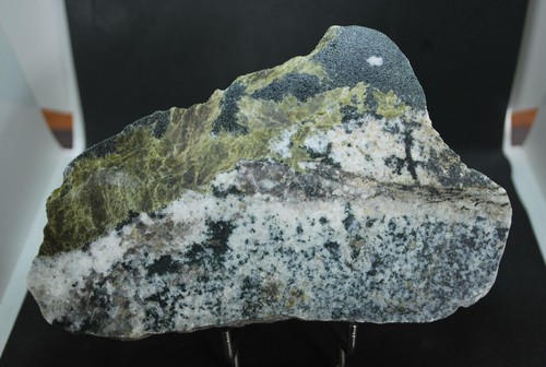 Rare diorite atypique - rare,