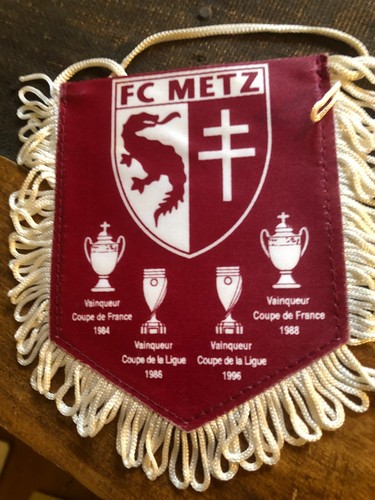 Superbe fanion 90s fc - fanion, §
