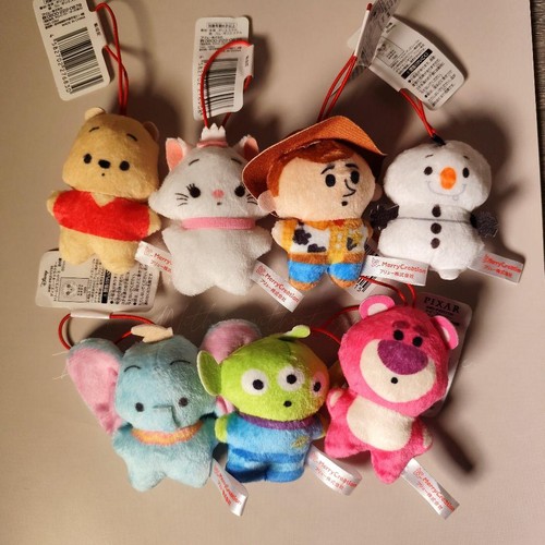 Lot peluches mascotte de - de,