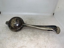 ANCIEN PRESSE AGRUME METAL