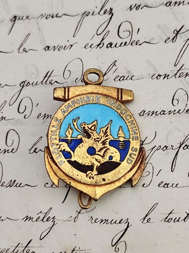 Insigne militaire émaillée
