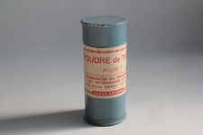 Ancienne boîte publicitaire