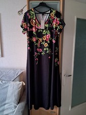 Robe neuve taille 42-44 noire haut floral