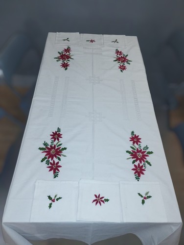 Jolie nappe table blanche - de,