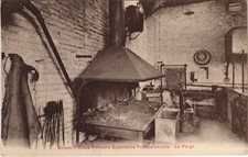 CPA HIRSON Ecole primare superieure (157136)