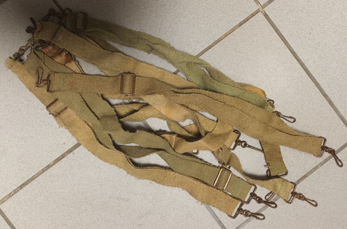 Une sangle ventrale toile - sangle,