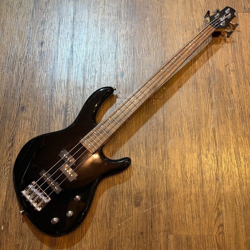 Cort action series bass - pj,