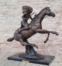 Sculpture En Bronze De Cheval