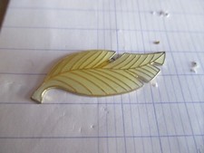 pin's  FEUILLE A DÉFINIR -