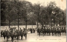 75 PARIS - une escorte de