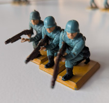 BRITAINS DEETAIL WW2 SOLDATS ALLEMANDS FANTASSINS MITRAILLEUSE LOT DE 3