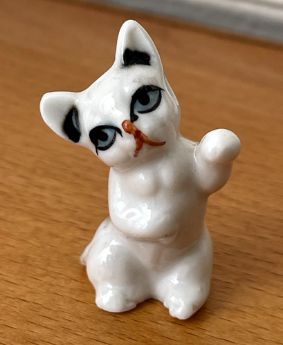 Petite figurine chat blanc - petite,