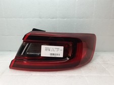 Feu arriere principal droit