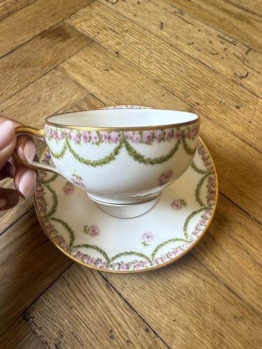 Tasse sous - tasse, en