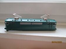 carrosserie de bb 9240 gégé  avec une petite casse avec vitrage et pantographes