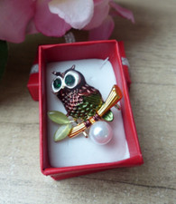 Broche Bijou Oiseau Chouette Hibou Métal Doré Yeux Verts - Bijoux des Lys