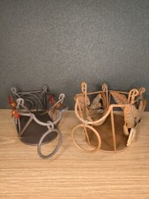 2 élégants présentoirs, porte-vin vintage, en métal, décoration rétro