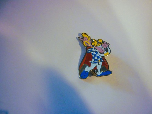 Pin broche astérix et - pin's, bd
