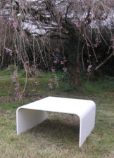 Table basse résine blanc