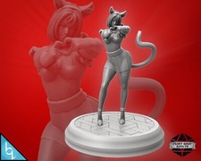 Femme de Chambre Avec Oreilles