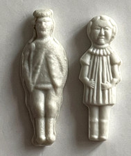 Lot  2 Fèves vintage Porte