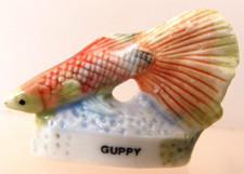 Fève - UN POISSON GUPPY