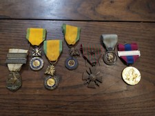 7 MEDAILLES  MILITAIRE FRANCAISE   MILITARIA Anciennes.