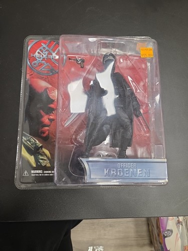 2004 mezco toyz hellboy - 2004, the
