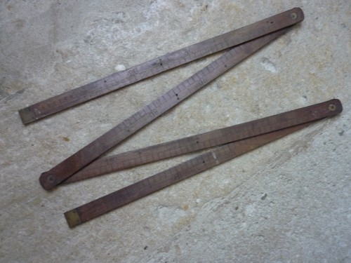 Ancien double mètre pliant - , à