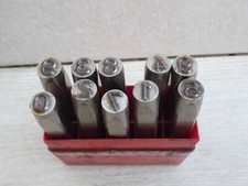 jeu de chiffre à frapper de 8mm  0 à 9 lecture a l'endroit  (1)