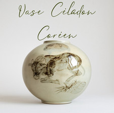 Sublime Vase Céladon Ancien Coréen - Élégance et Raffinement -