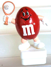 M&M'S RARE FIGURINE BOUCHON CACAHOUETTE ROUGE JOUEUR TENNIS 8,5 CM HAUTEUR 1993