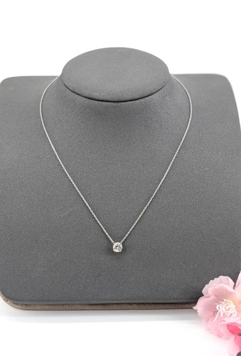 Collier blanc ornée - en,