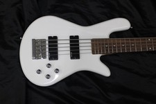 Guitare basse électrique