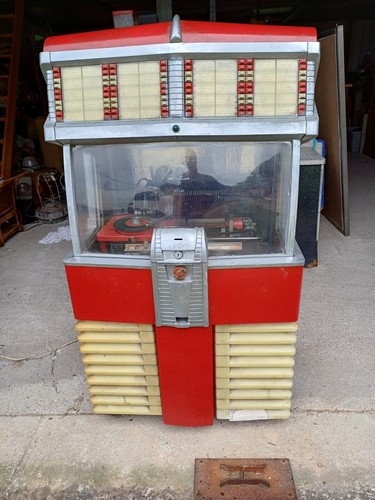 Juke box ami - e,