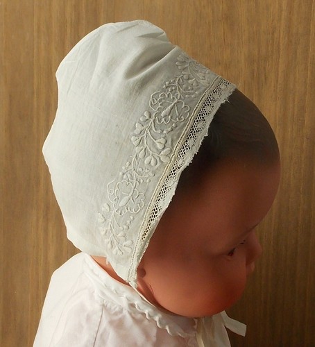 Ancienne petite coiffe enfant - petite,